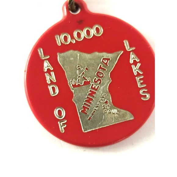 Minnesota Land Of 10000 Lakes Vintage Keychain red plastic - Picture 3 of 6